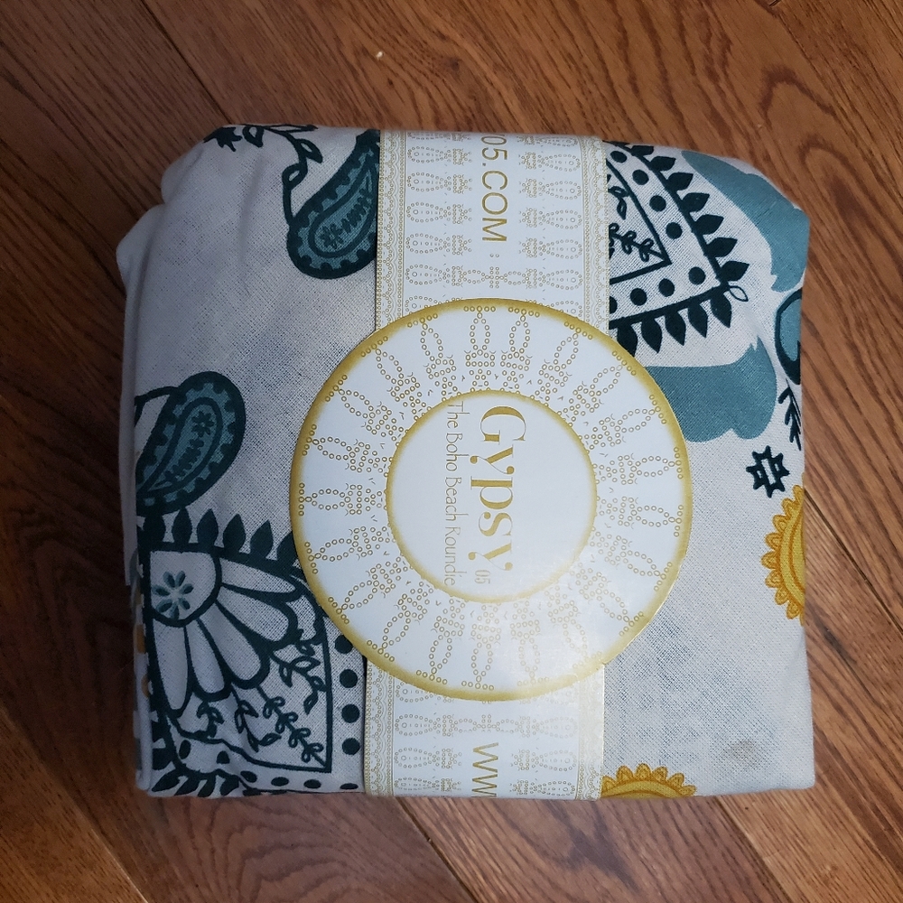 2/$30 *when bundled Gypsy Boho Beach Roundie Brand New